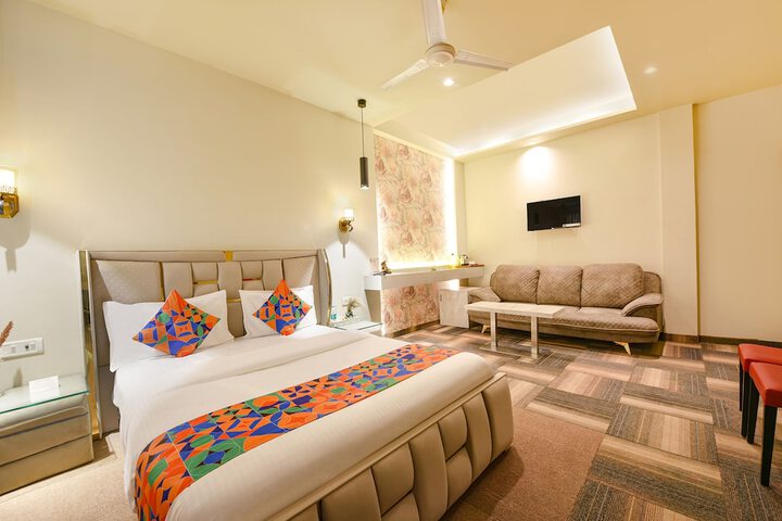 Room 15 of 27
