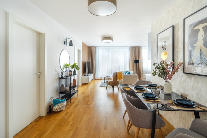 Room 16 of 195