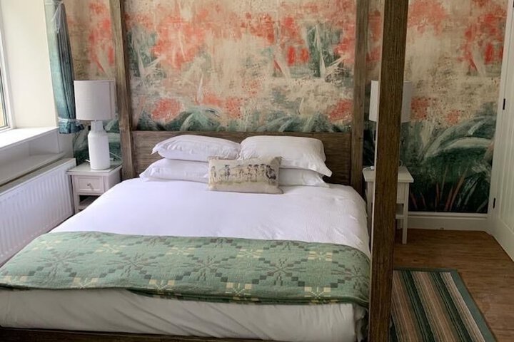 Room 32 of 72