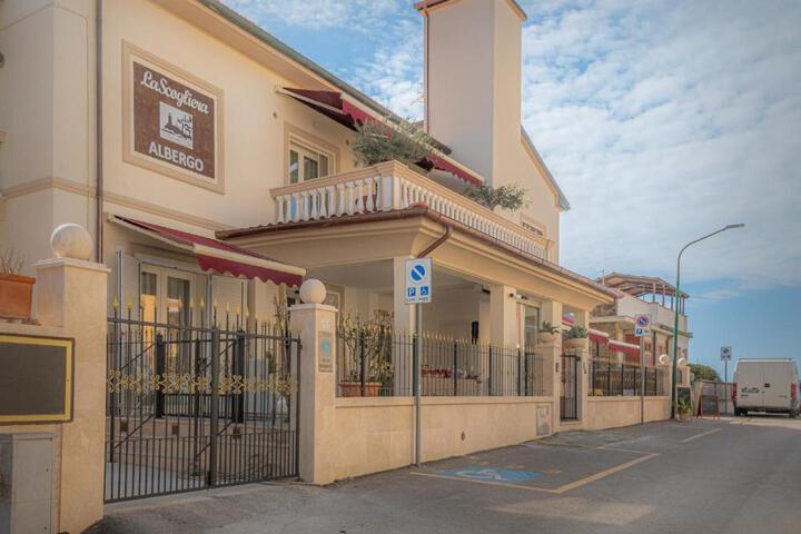 Hotel La Scogliera