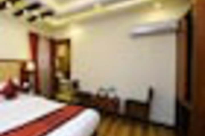 Room 95 of 339