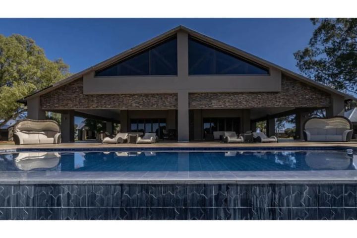 Pool 14 of 22