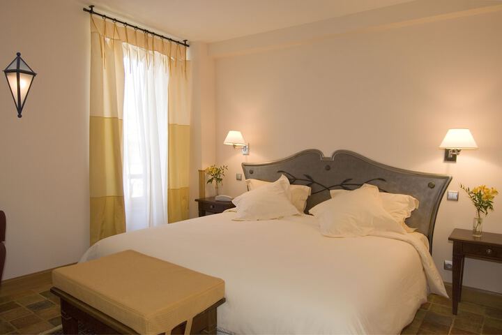 Room 4 of 30