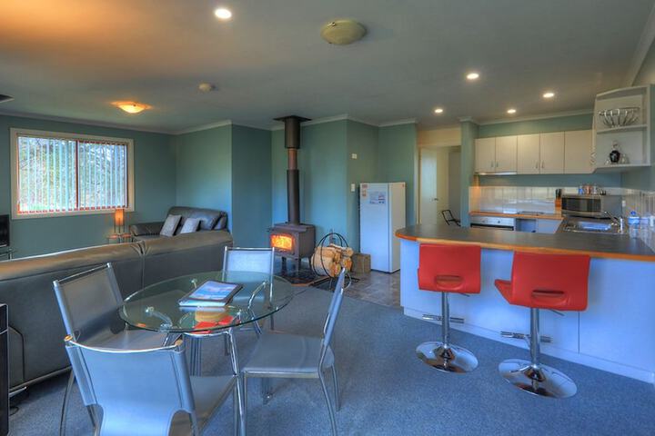 Room 51 of 195