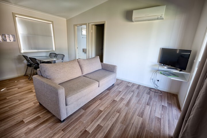 Room 325 of 372