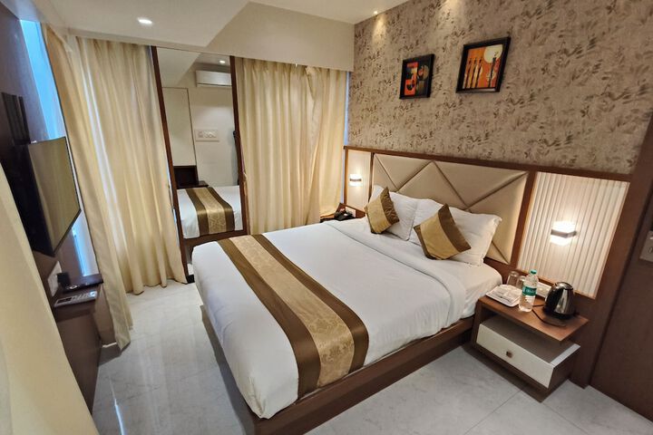 Room 4 of 64