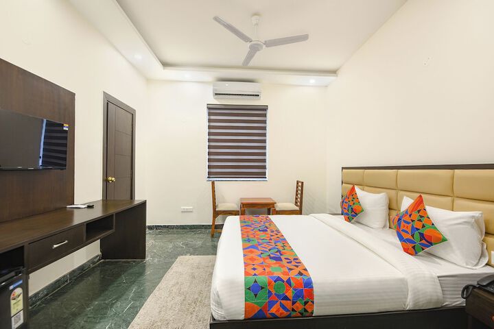 Room 20 of 38
