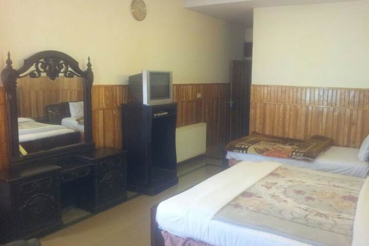 Room 10 of 35