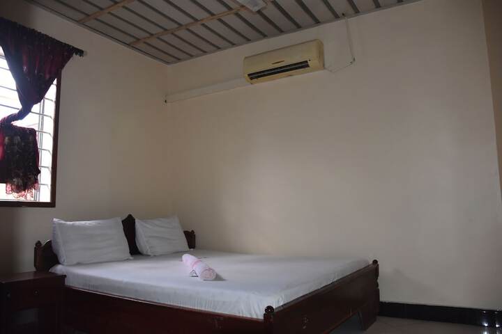 Room 11 of 14