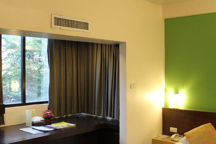 Room 8 of 52