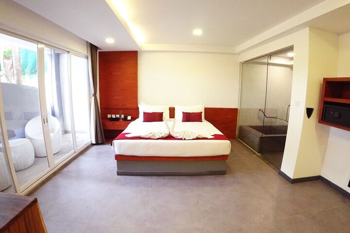 Room 26 of 37