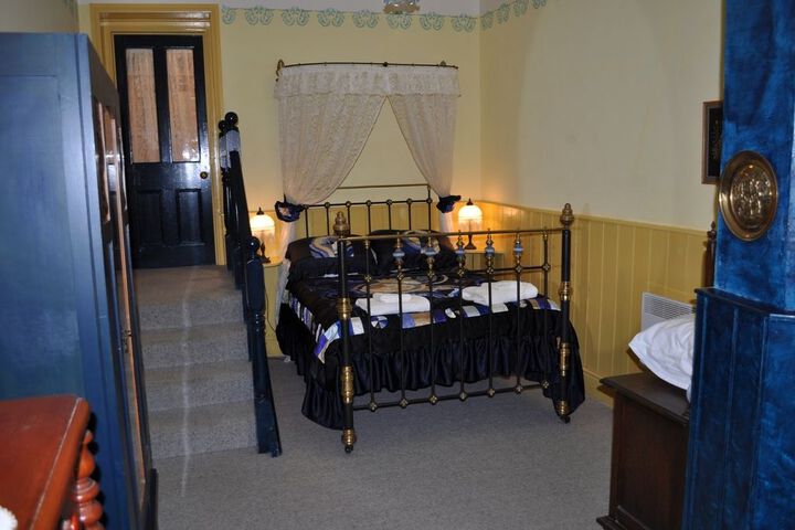 Room 14 of 24