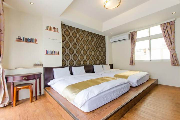 Room 9 of 29