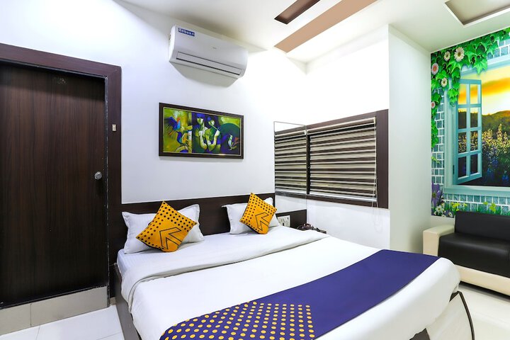 Room 9 of 23