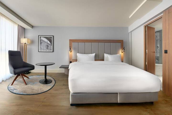 Room 40 of 167