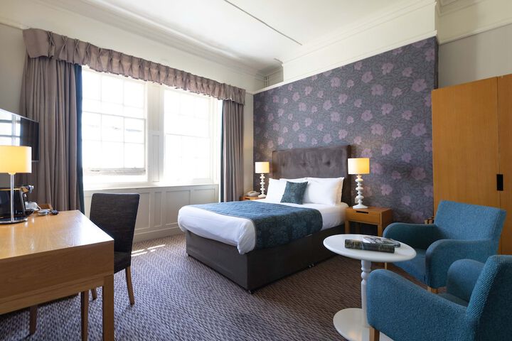Room 41 of 100