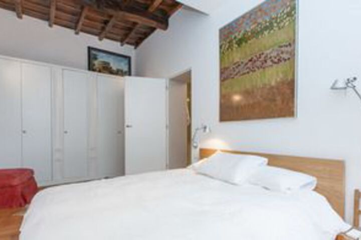 Room 6 of 22