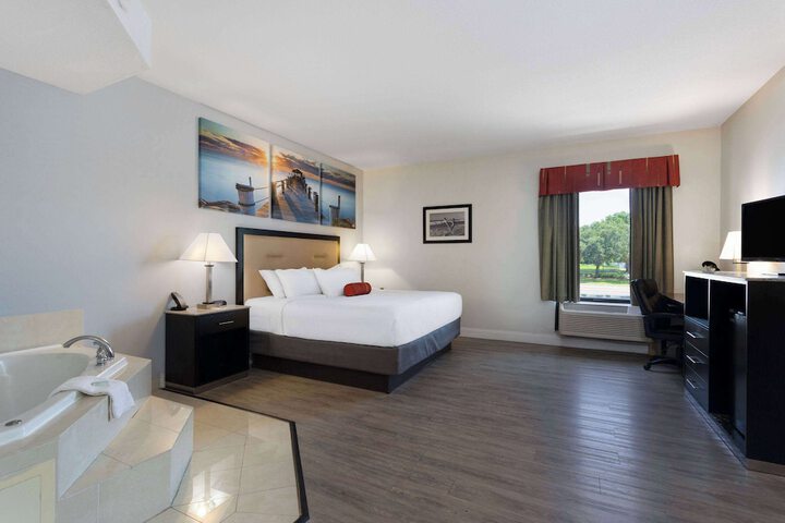 1 King Bed Mobility Hearing Accessible Room Roll in Shower (2 of 29)