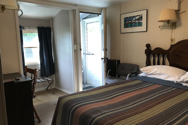 Room 27 of 61