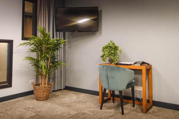 Room 42 of 110