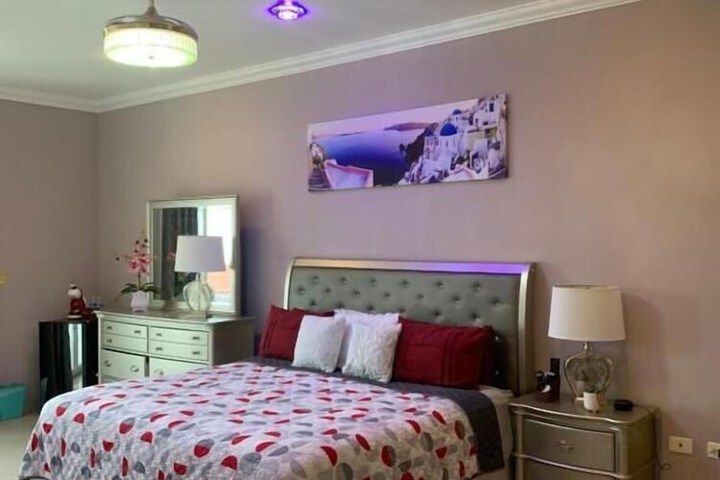 Room 53 of 117