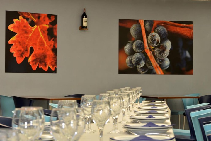 Dining 24 of 31