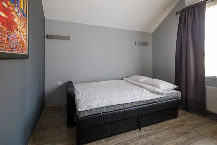 Room 3 of 24