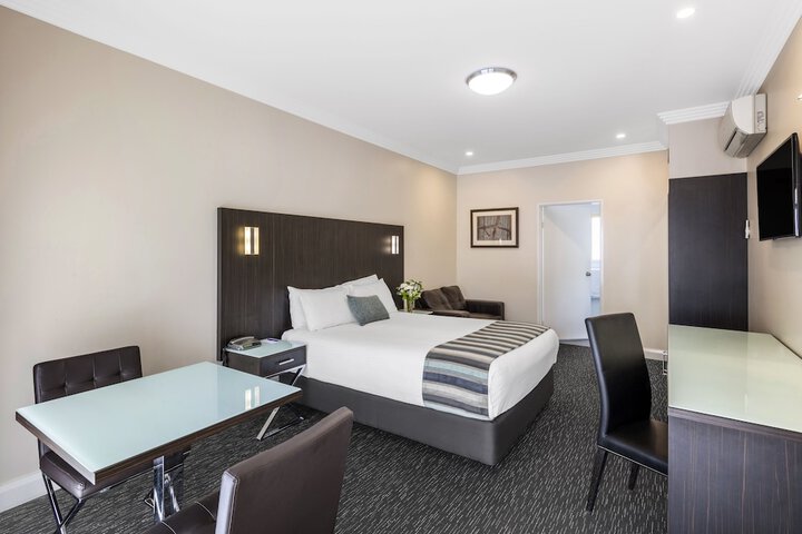 Room 7 of 38