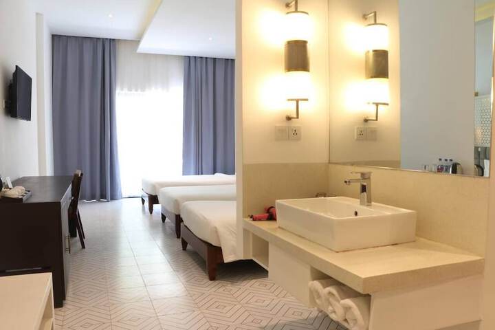Room 15 of 37