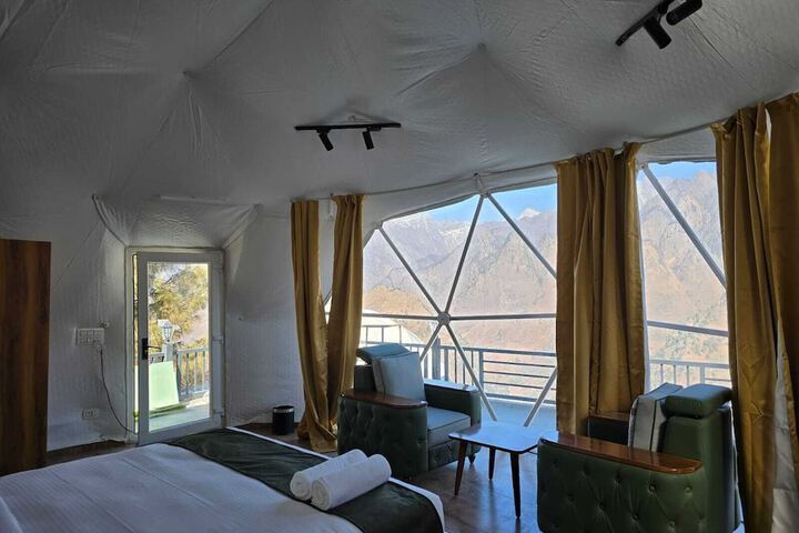 Room 2 of 12