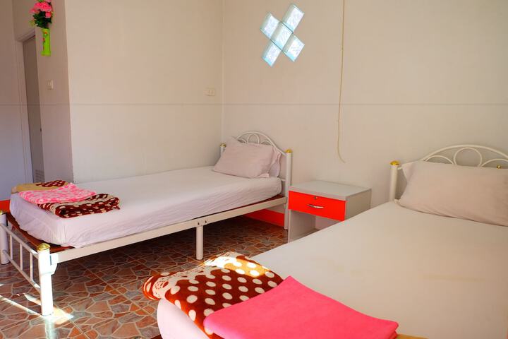Room 10 of 17