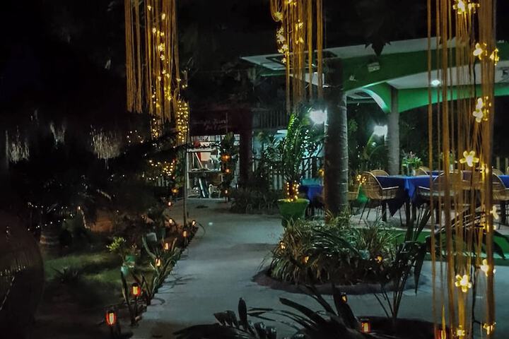 Hotel Exterior 186 of 210