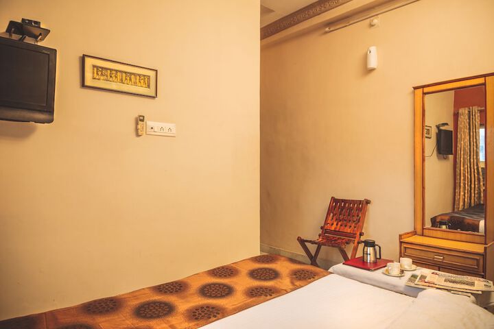 Room 11 of 53