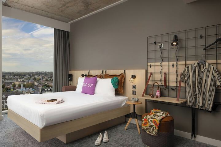 Room 21 of 44