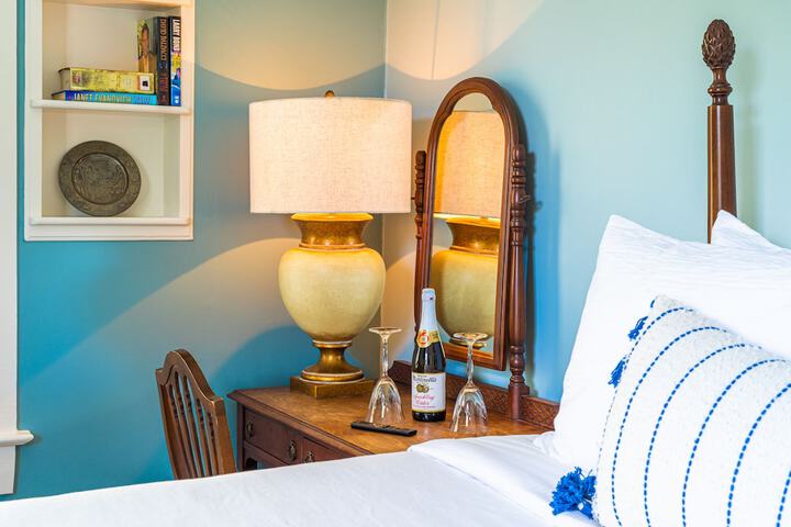 Room 34 of 175
