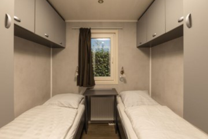 Room 16 of 143