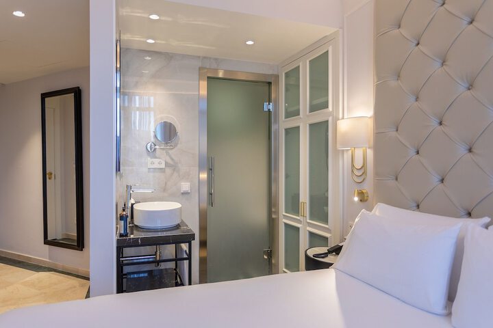 Room 14 of 31