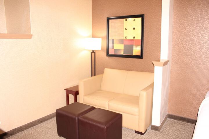 2 Queen Beds (4 of 20)