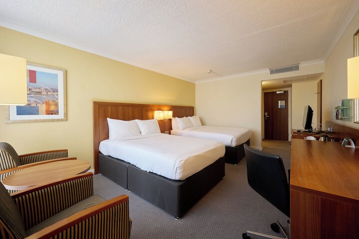 Room 98 of 292