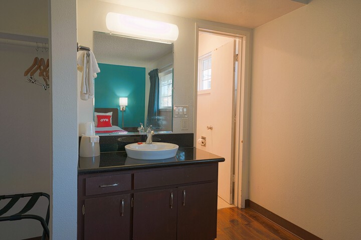 Room 52 of 108