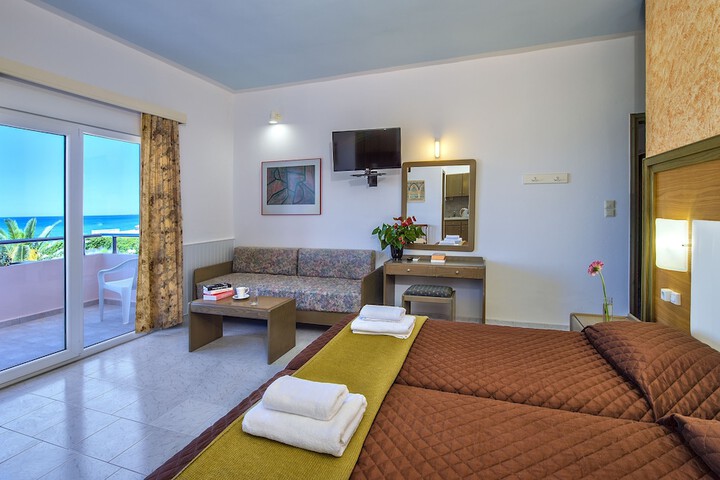 Room 3 of 73
