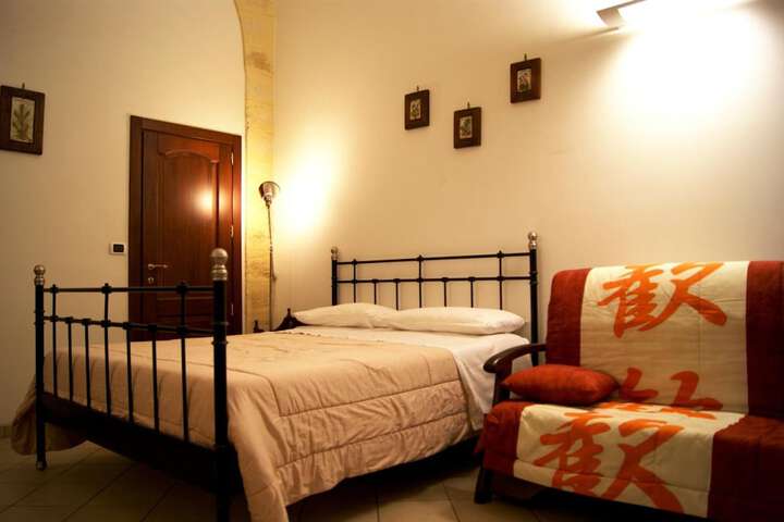 Room 6 of 34