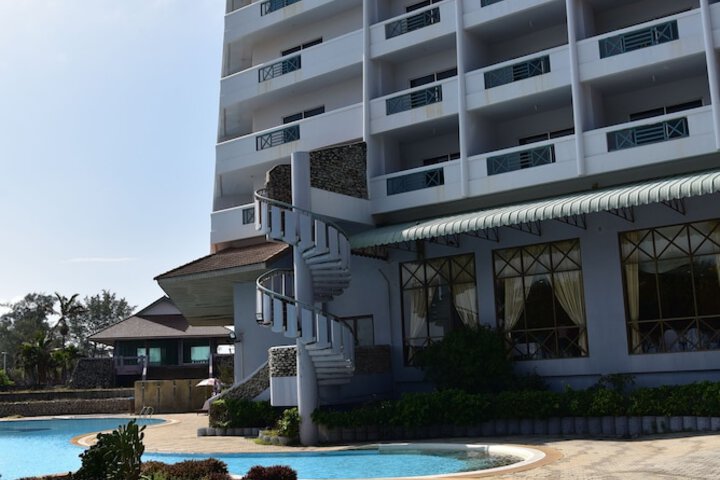 Pool Hotel
