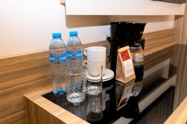 Breakfast/Coffee Service 60 of 115