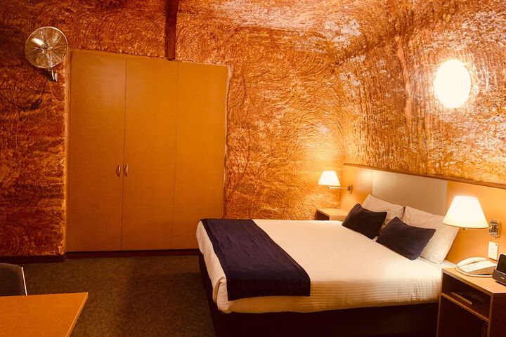 Room 28 of 146