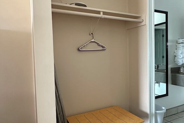 Room 11 of 23