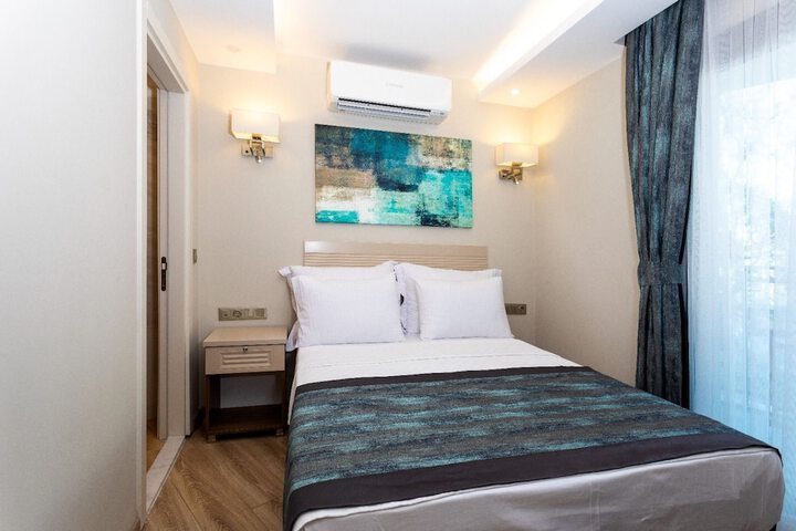 Room 3 of 56