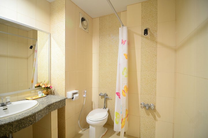 Room 13 of 27