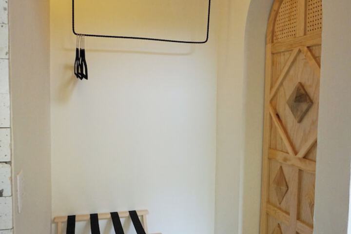 Room 10 of 48