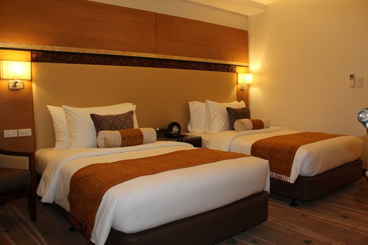 Room 10 of 128